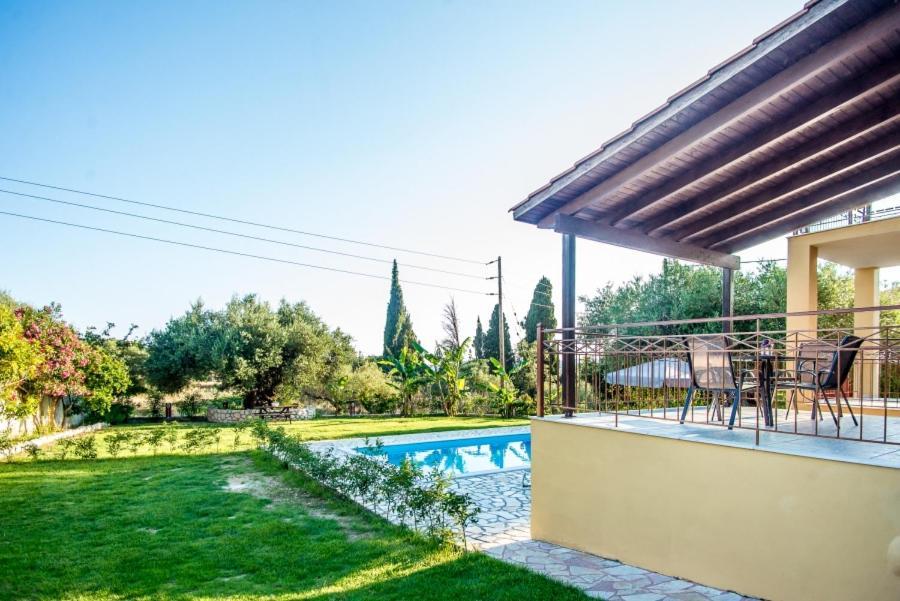 Villa Irida Afrato Exterior foto