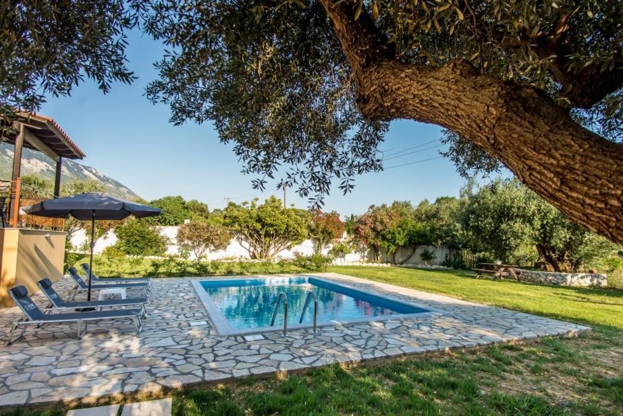 Villa Irida Afrato Exterior foto